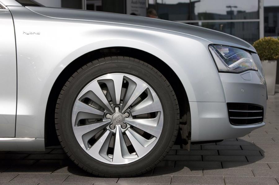 Колеса Audi A8 Hybrid (D4) 2011 года  (WW) (фото 30 из 67)